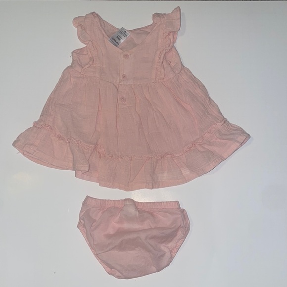Carter’s size 3 month pink dress! - Picture 2 of 2